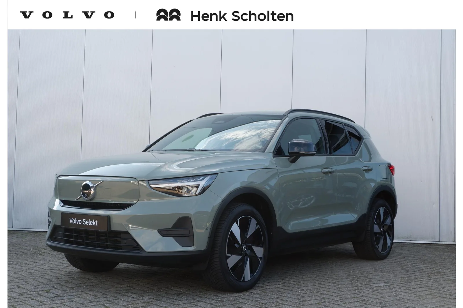 Volvo EX40 (2024) — foto 1