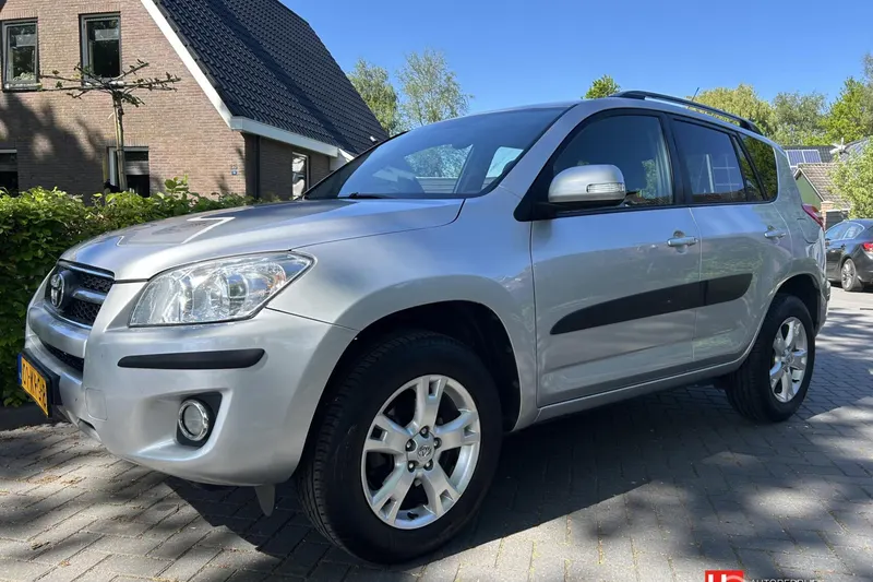Toyota RAV4 (2010)