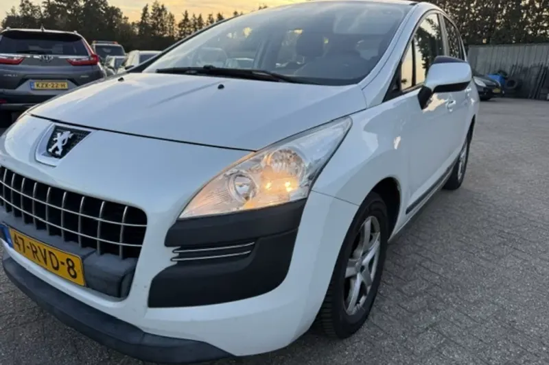 Peugeot 3008 (2011)