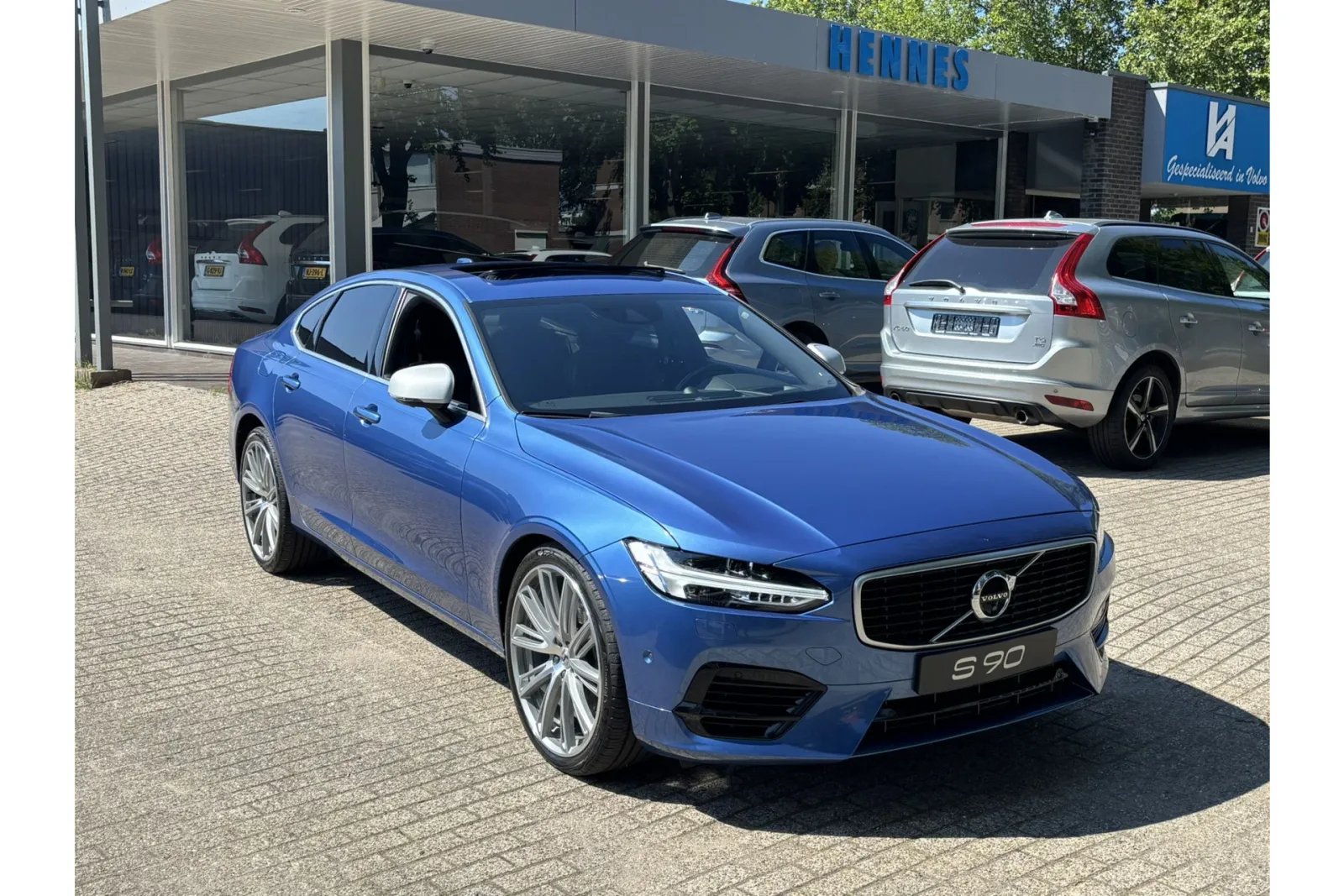 Volvo S90 (2017) — foto 1