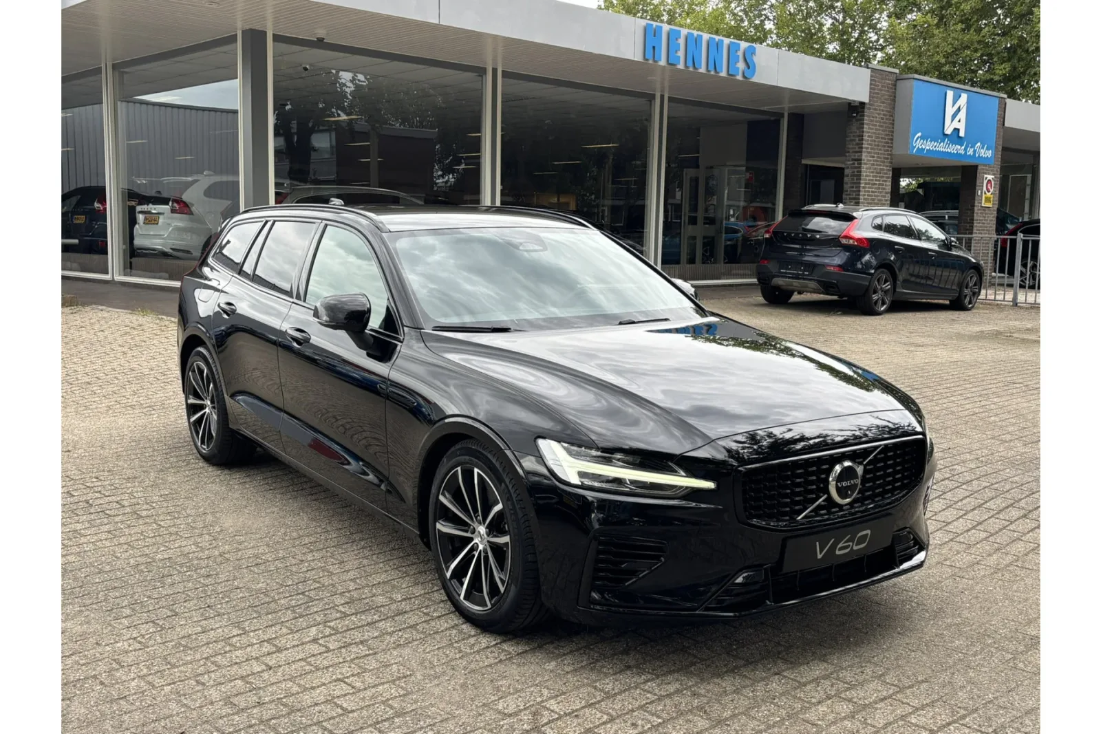 Volvo V60 (2022) — foto 1