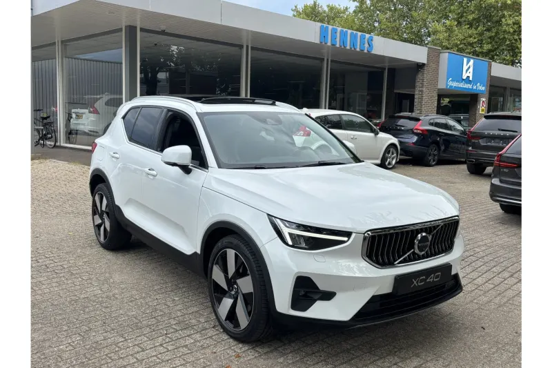 Volvo XC40 (2022)