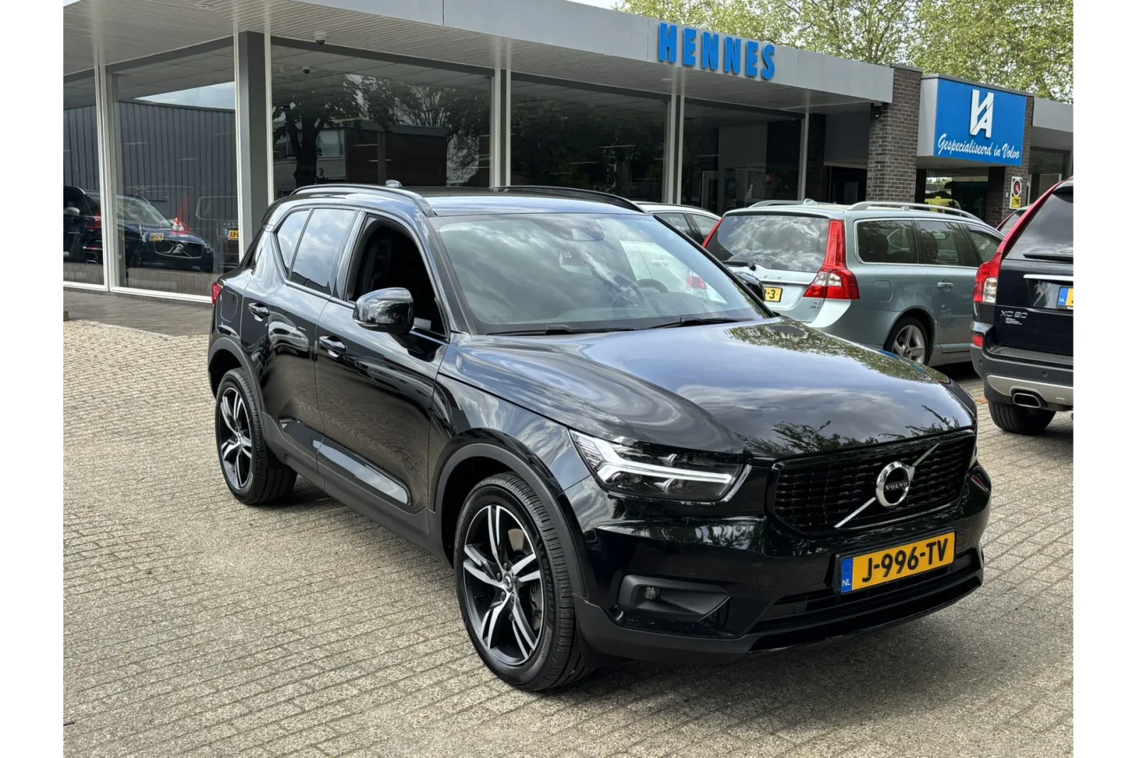 Volvo XC40 (2020) — foto 1
