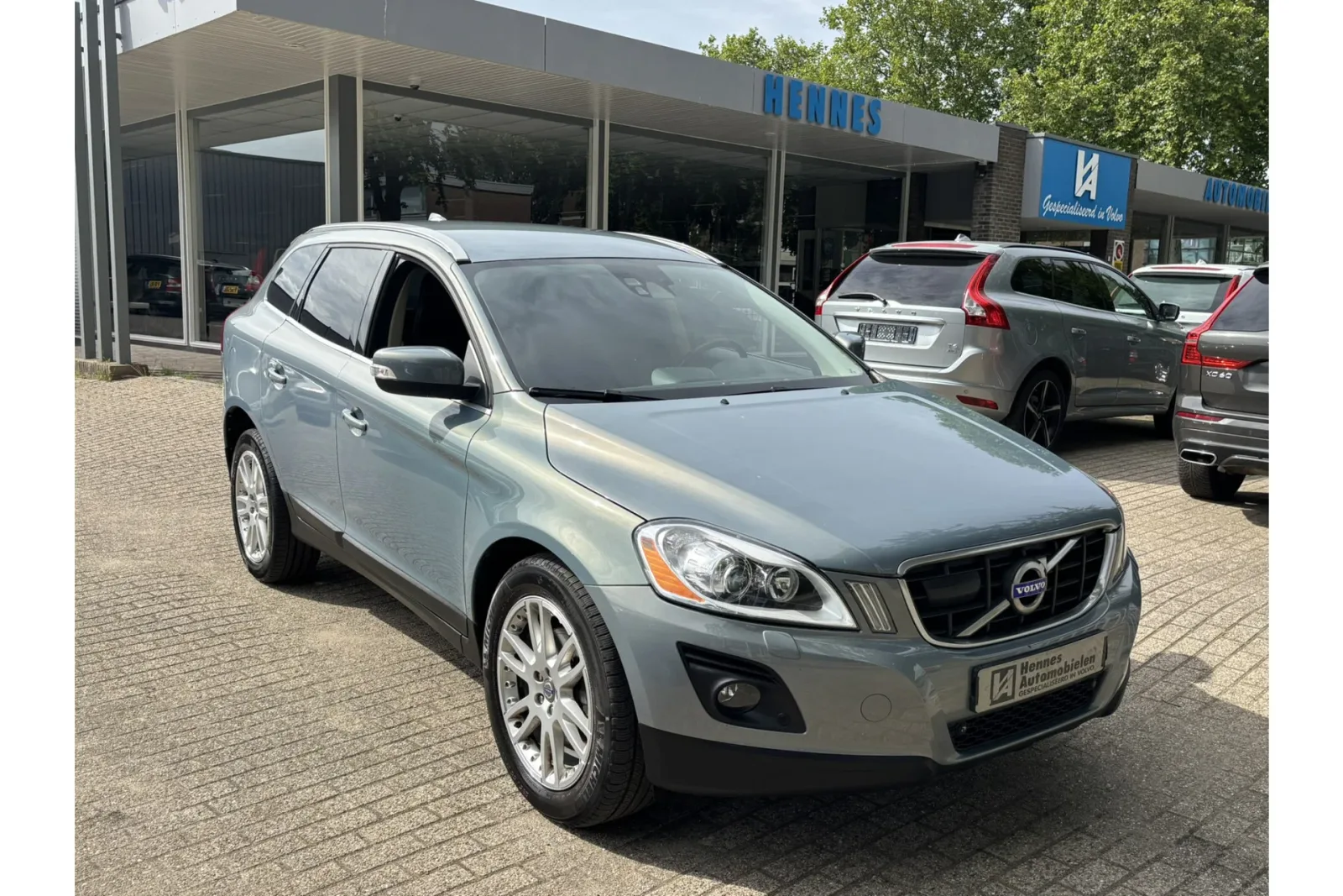 Volvo XC60 (2009) — foto 1