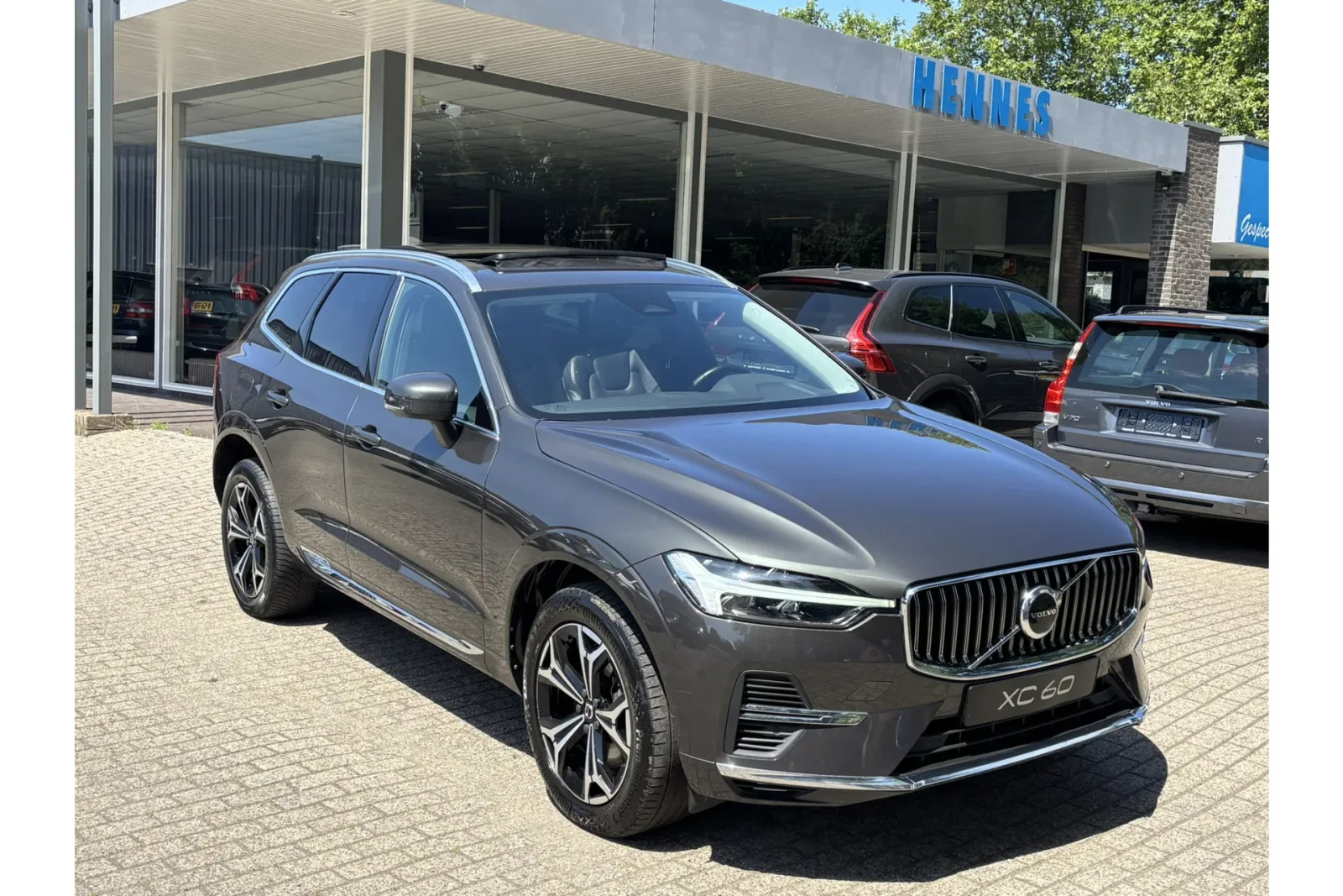 Volvo XC60 (2022) — foto 1
