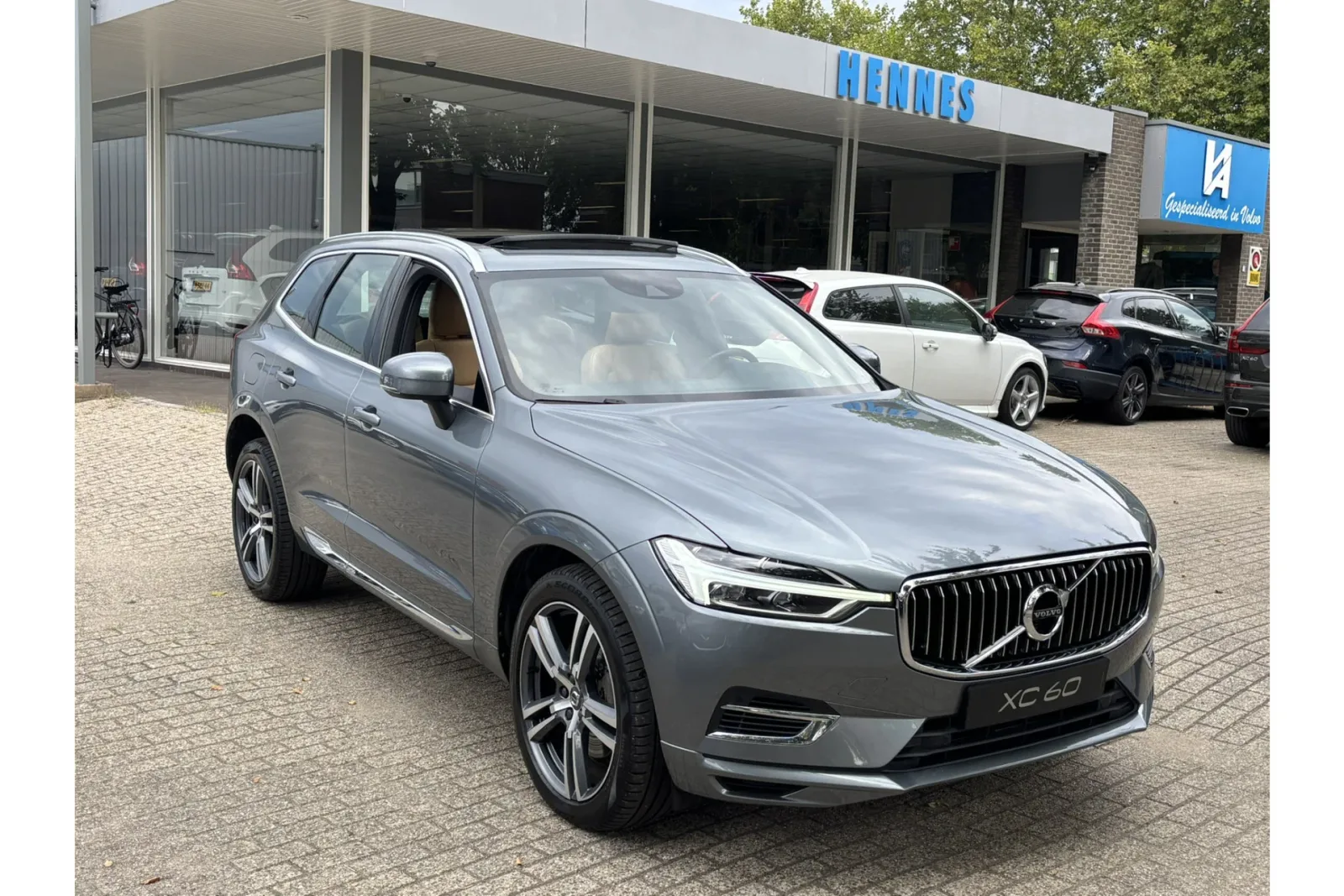 Volvo XC60 (2020) — foto 1