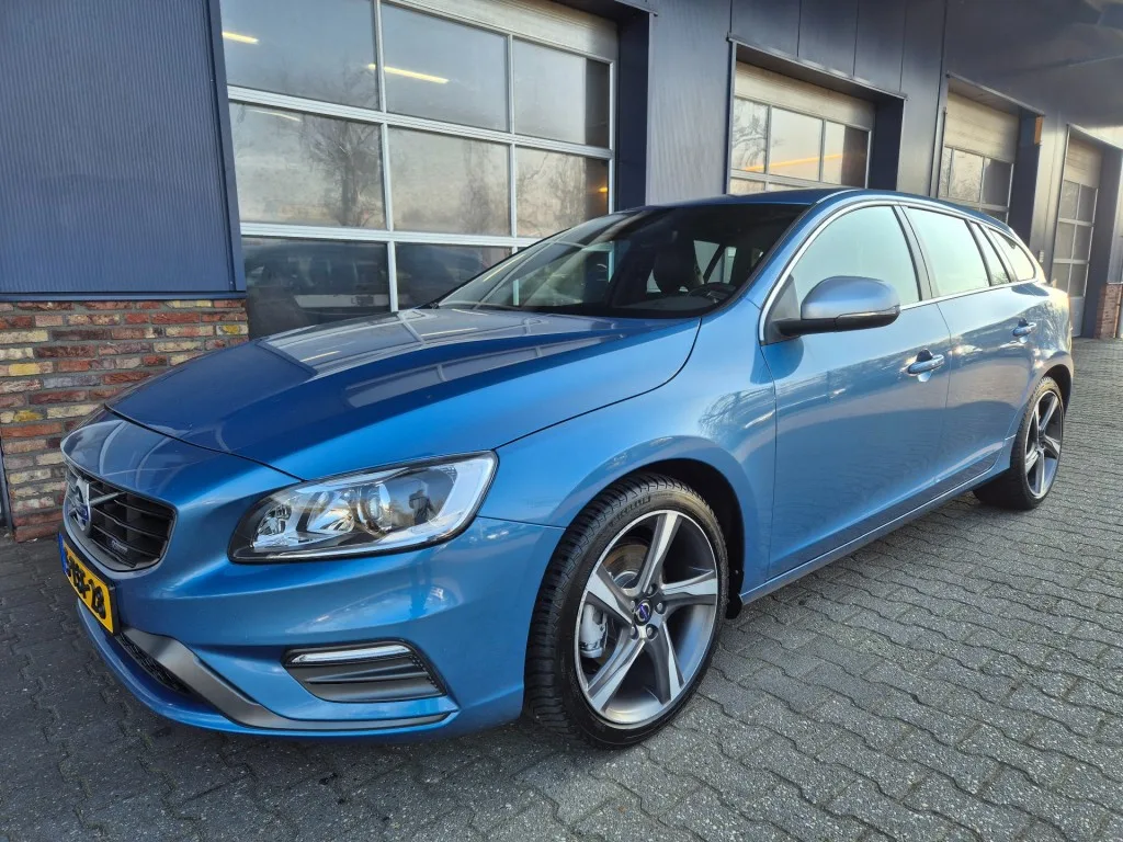 Volvo V60 (2014) — foto 1