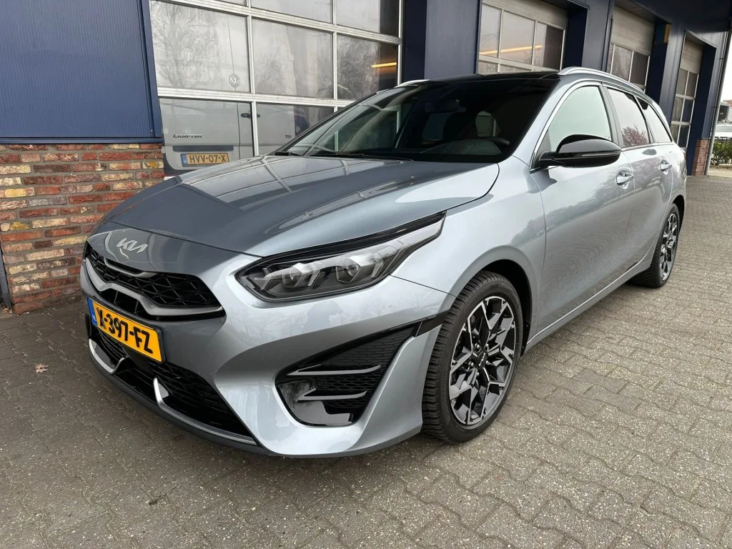 Kia Ceed (2023) — foto 1