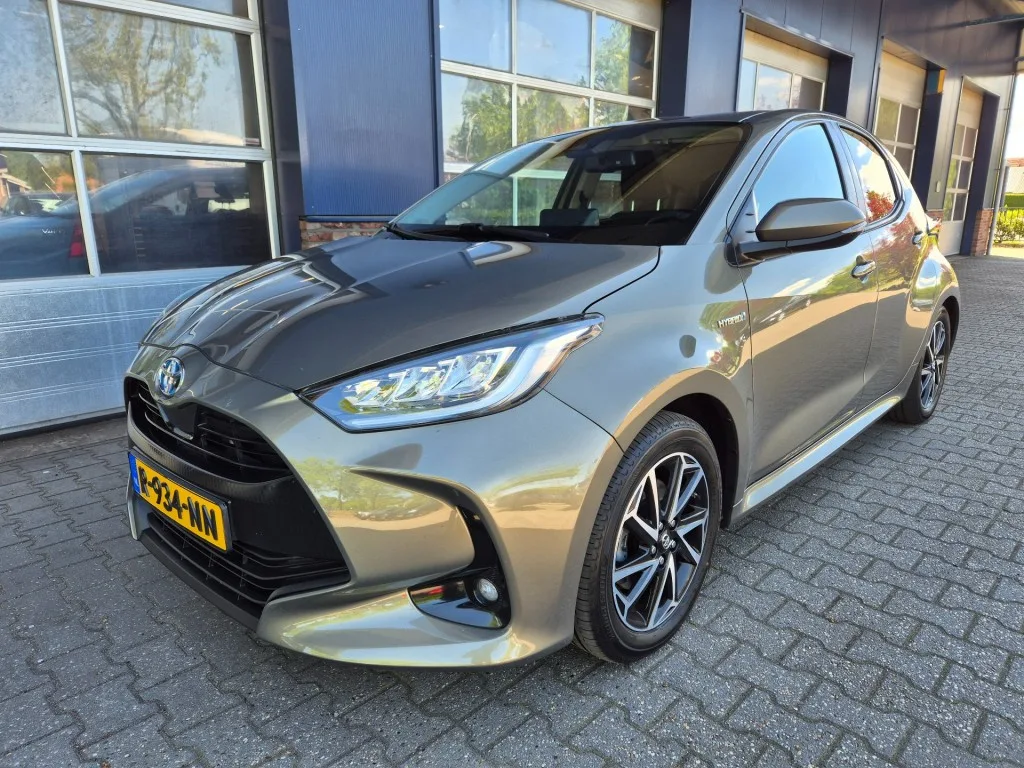 Toyota Yaris (2021) — foto 1