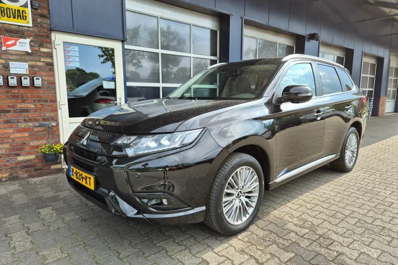 Mitsubishi Outlander (2021)