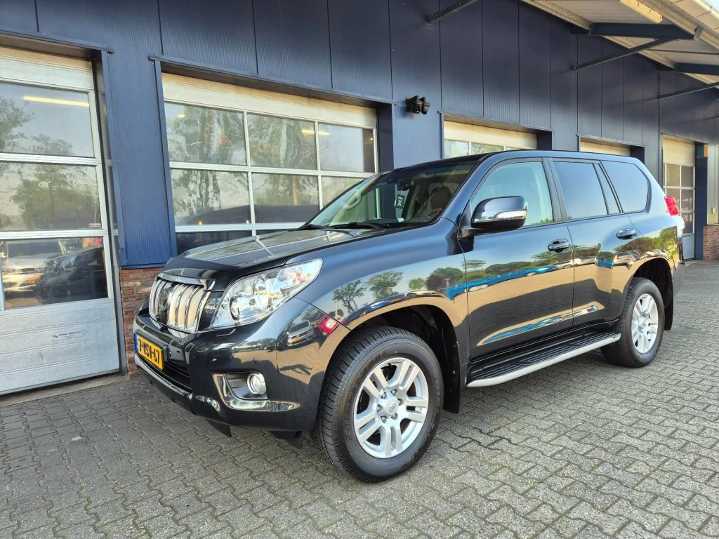 Toyota LANDCRUISER (2012) — foto 1