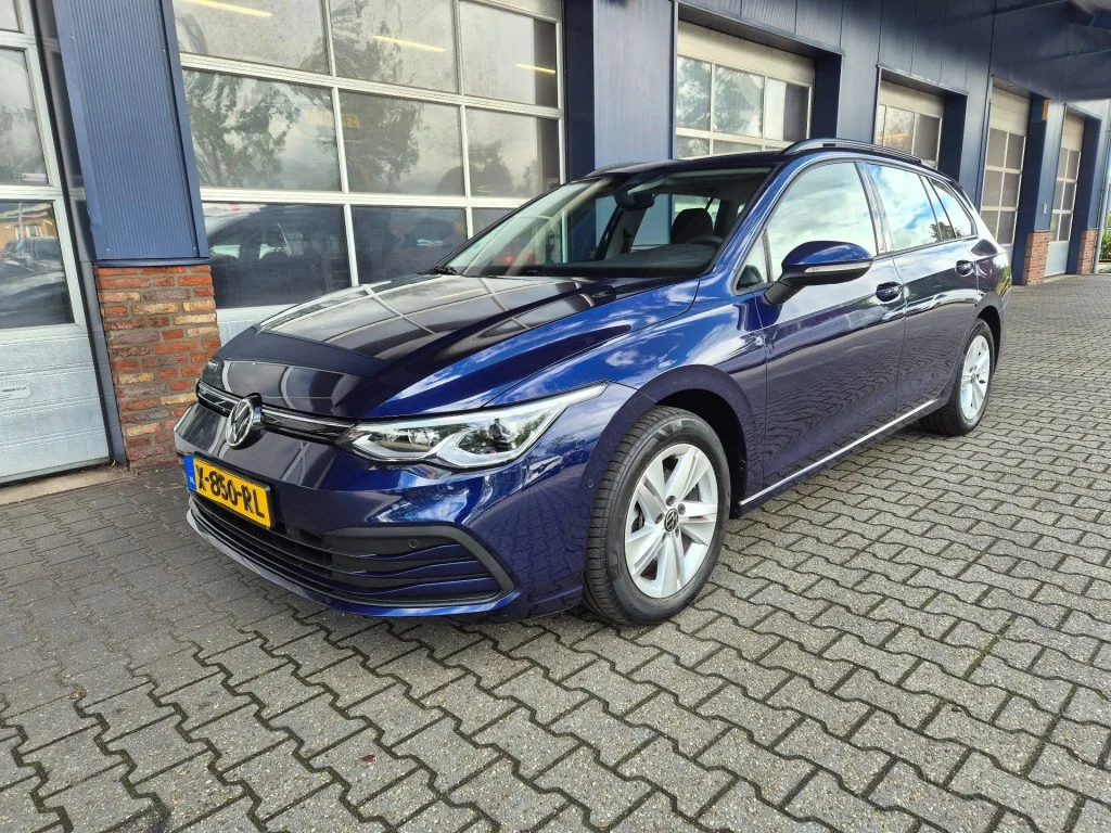 Volkswagen Golf (2021) — foto 1