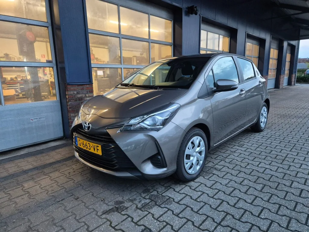 Toyota Yaris (2019) — foto 1