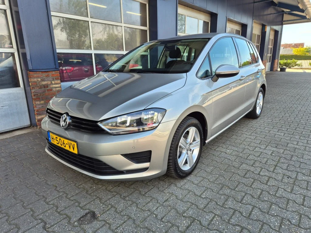 Volkswagen Golf Sportsvan (2015) — foto 1