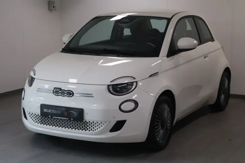 Fiat 500 (2025)