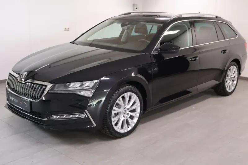 Škoda Superb (2023)