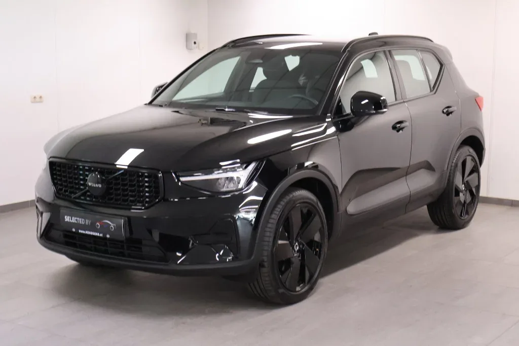 Volvo XC40 (2024) — foto 1