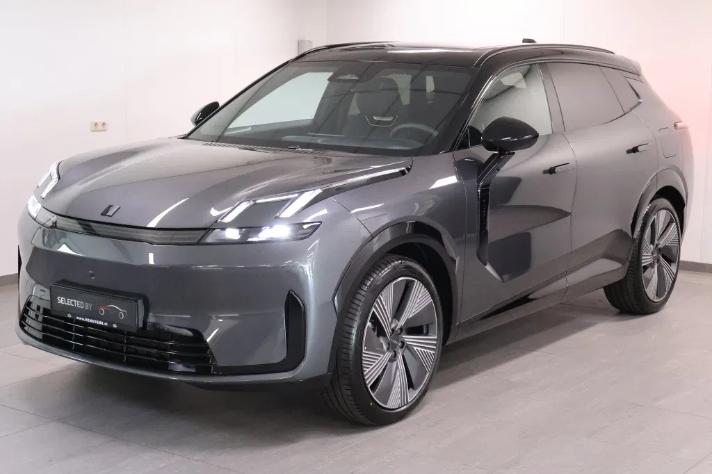 Lynk & Co 08 (2025) — foto 1