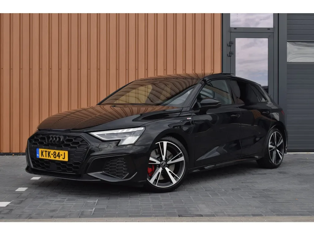 Audi A3 (2023) — foto 1
