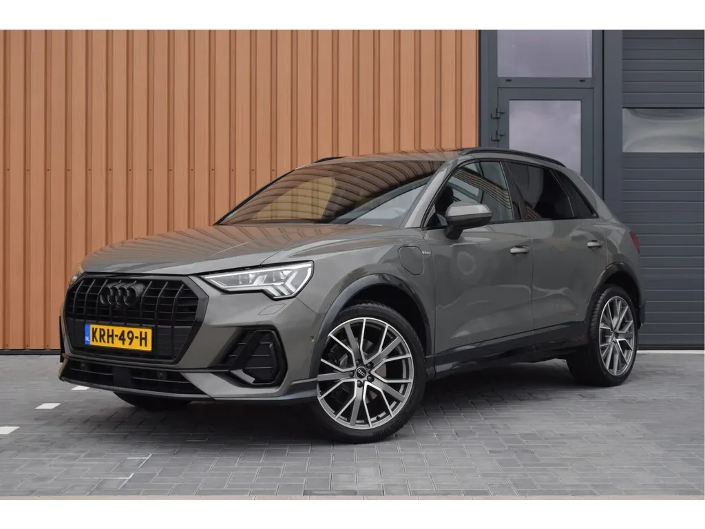 Audi Q3 (2021) — foto 1