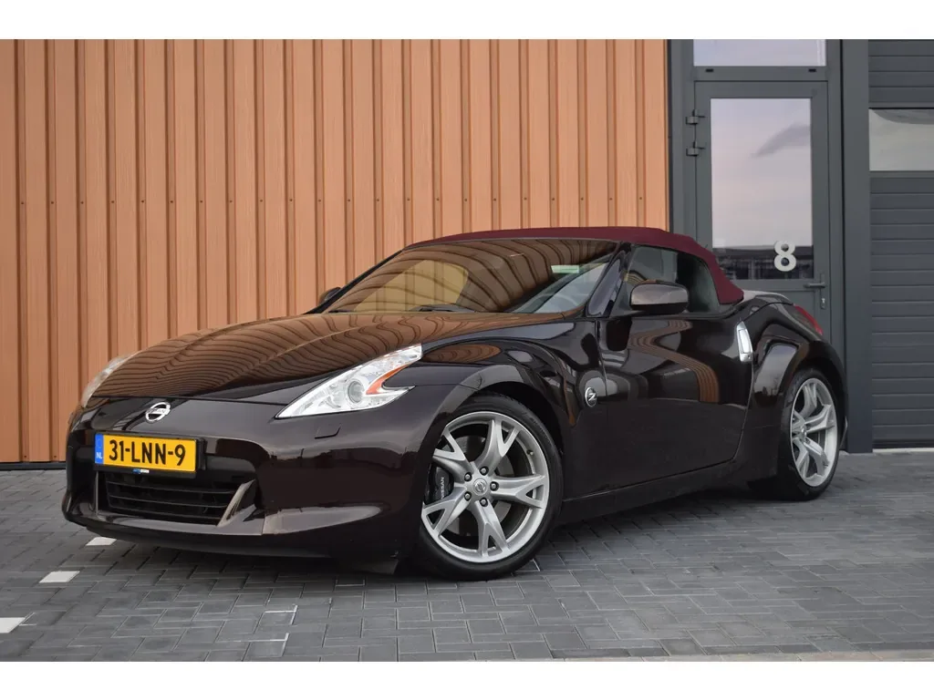 Nissan 370Z (2010) — foto 1