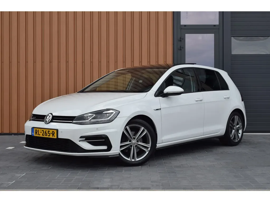 Volkswagen Golf (2018) — foto 1