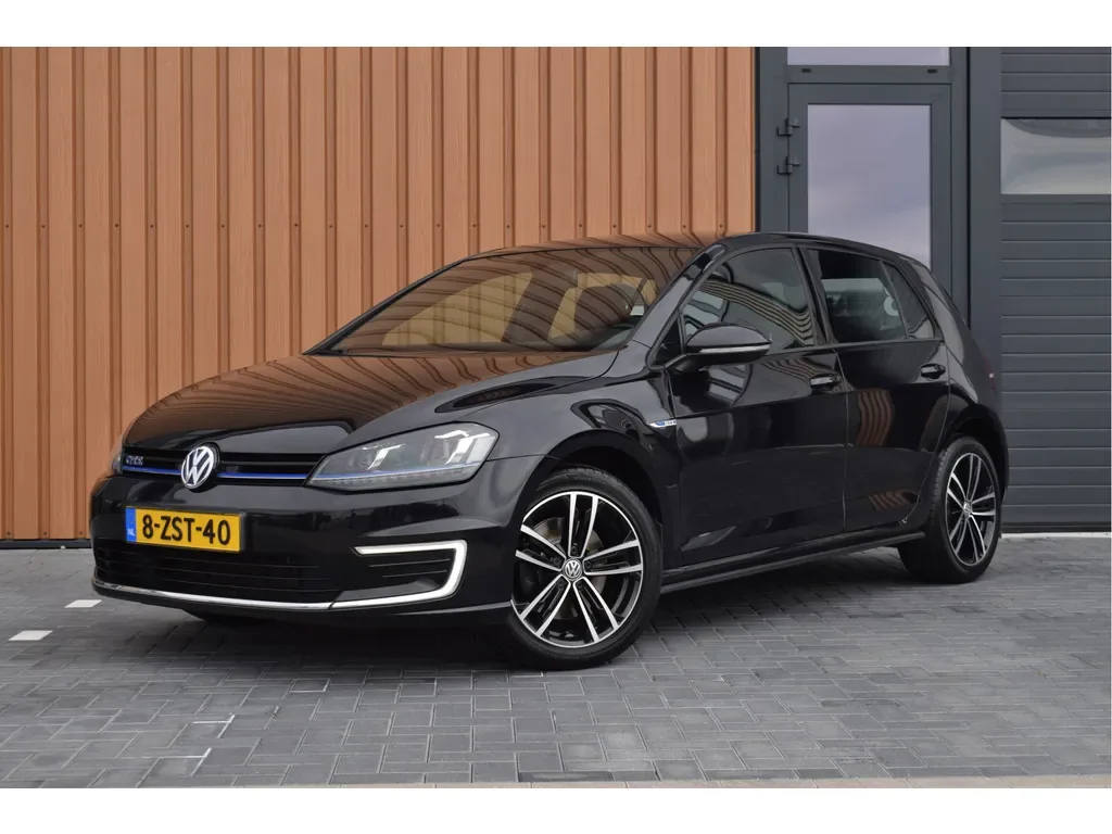 Volkswagen Golf (2015) — foto 1