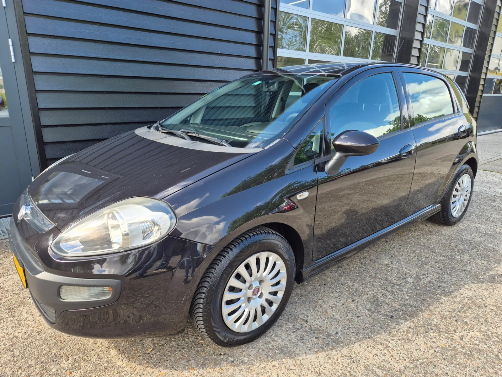 Fiat Punto (2011) — foto 1