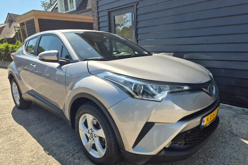 Toyota C-HR (2016)