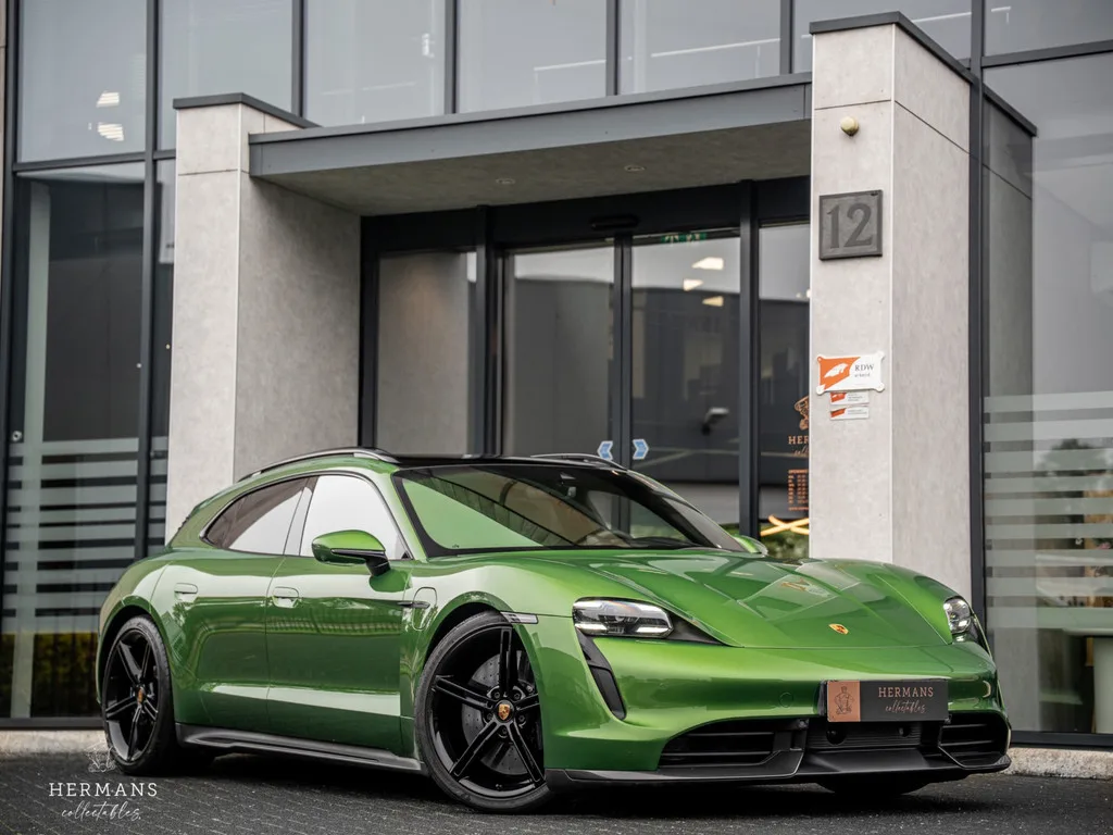 Porsche Taycan Sport Turismo (2022) — foto 1