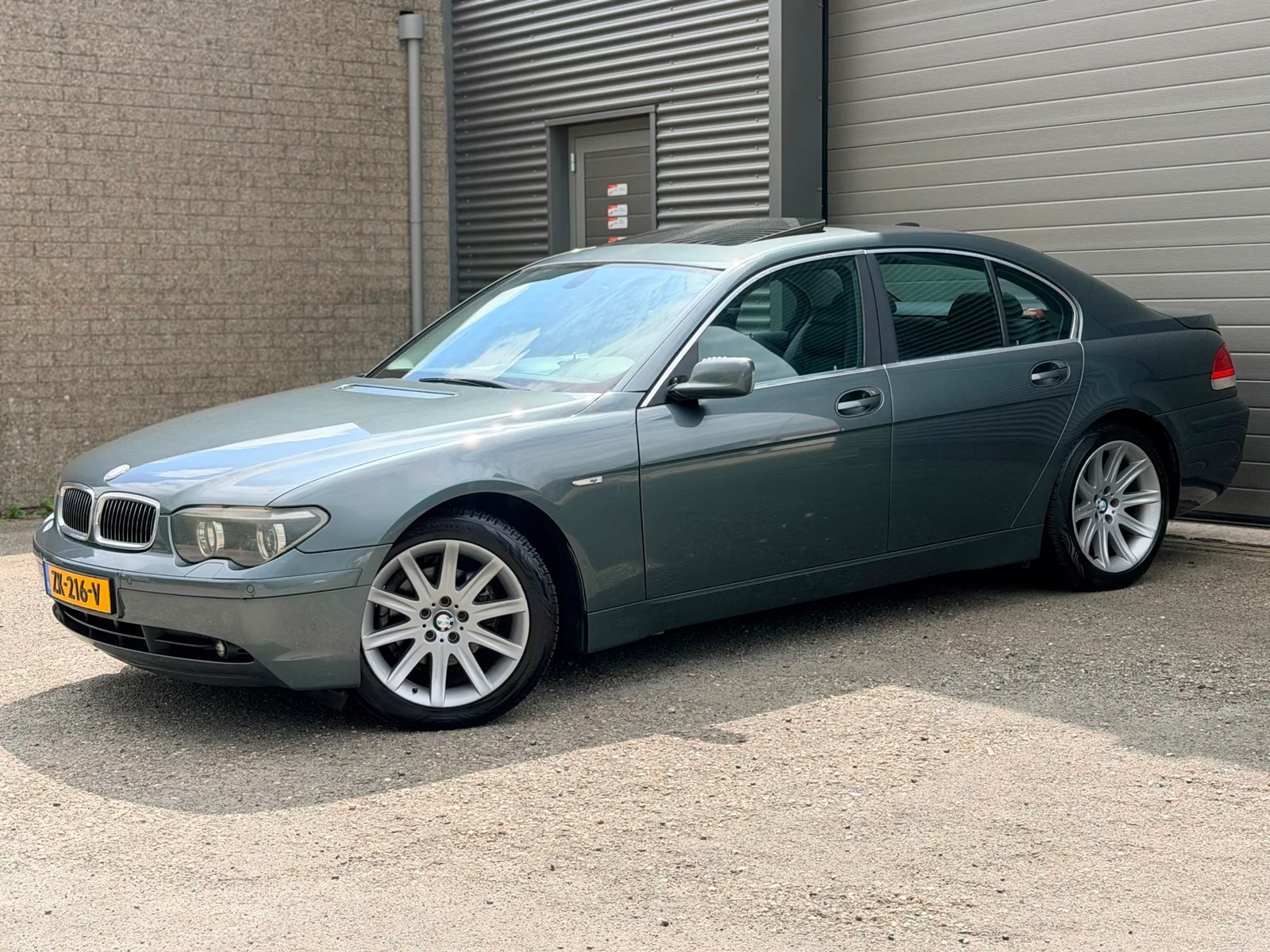 BMW 7-Serie (2003) — foto 1