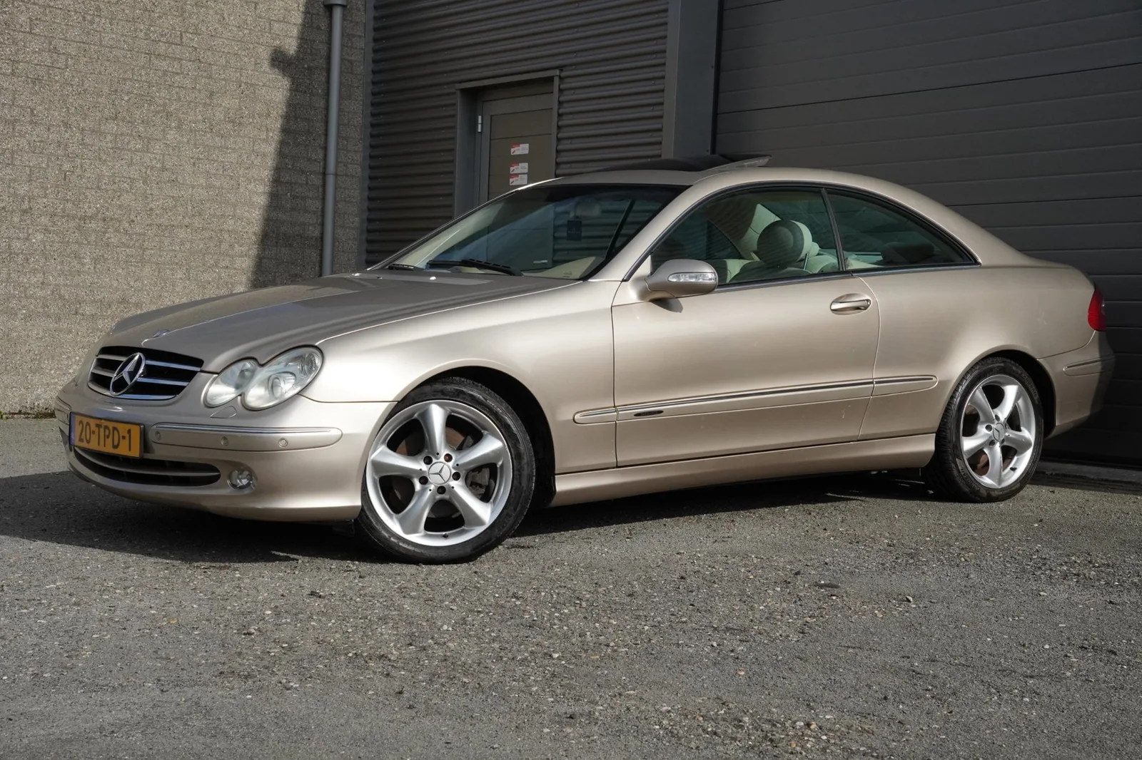 Mercedes-Benz CLK-Klasse (2003) — foto 1