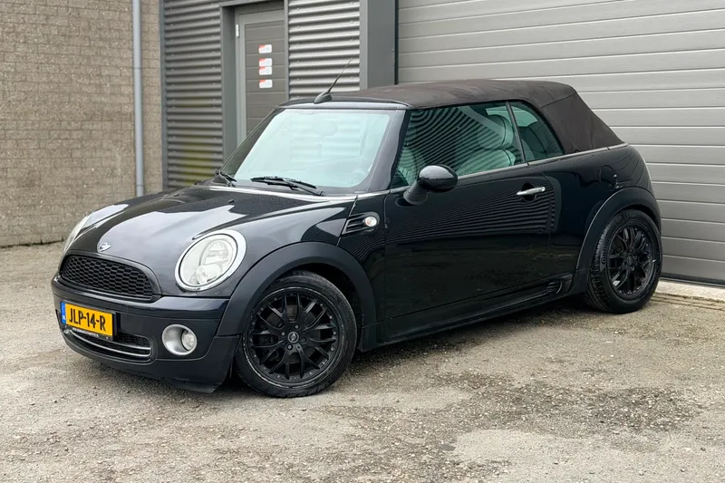 MINI Cabrio (2010)