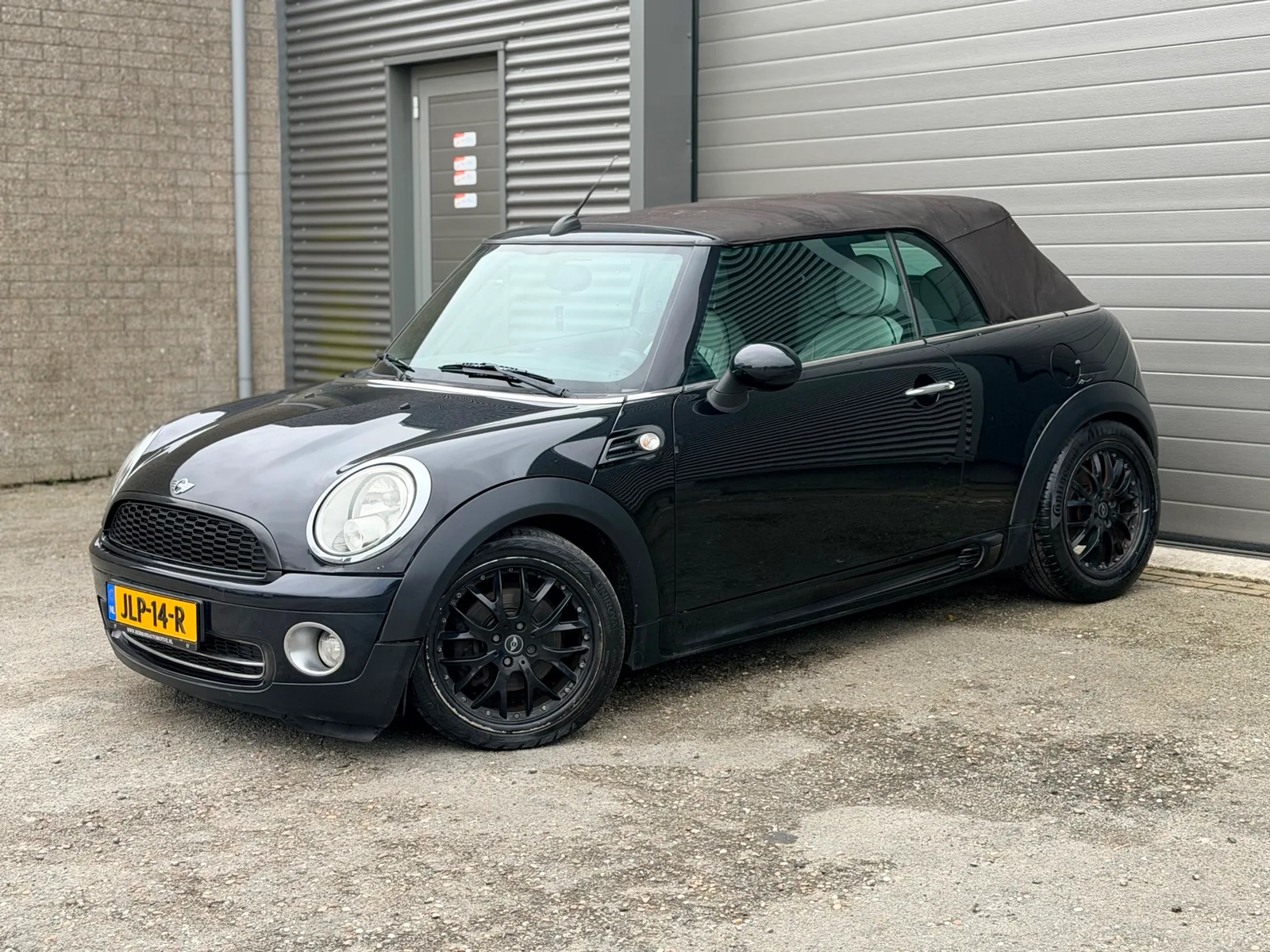 MINI Cabrio (2010) — foto 1