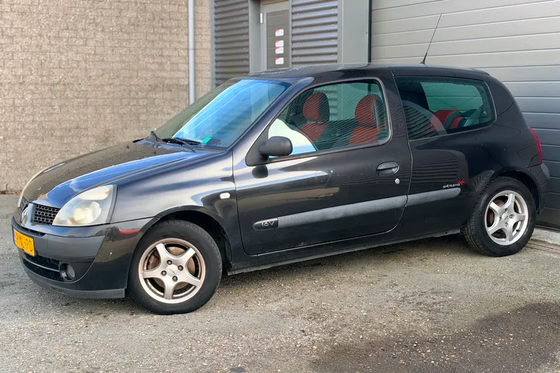 Renault Clio (2003)