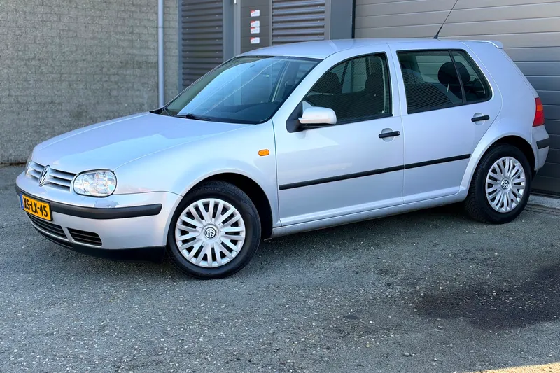 Volkswagen Golf (1999)
