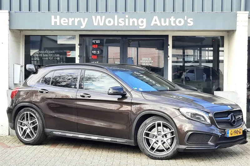 Mercedes-Benz GLA (2015)