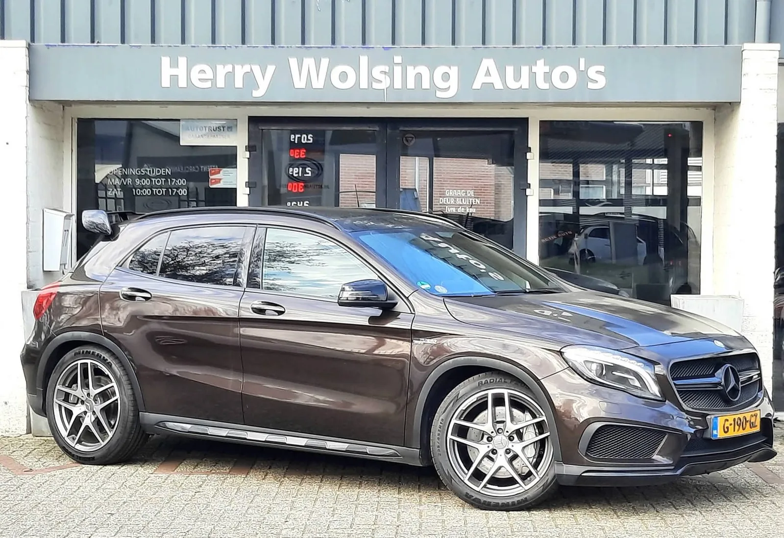 Mercedes-Benz GLA (2015) — foto 1
