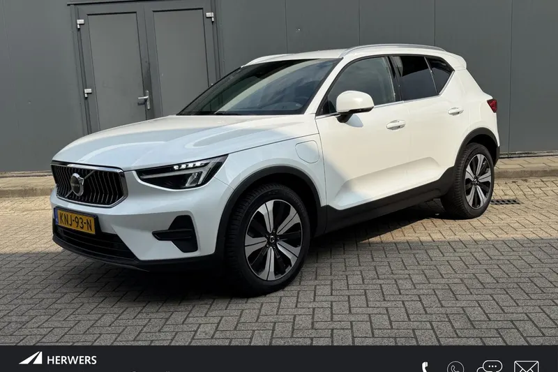 Volvo XC40 (2022)