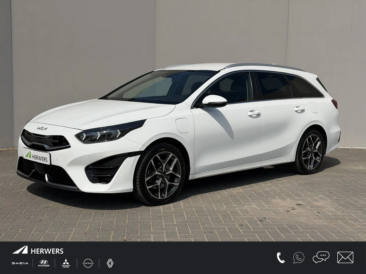 Kia Ceed Sportswagon (2023) — foto 1