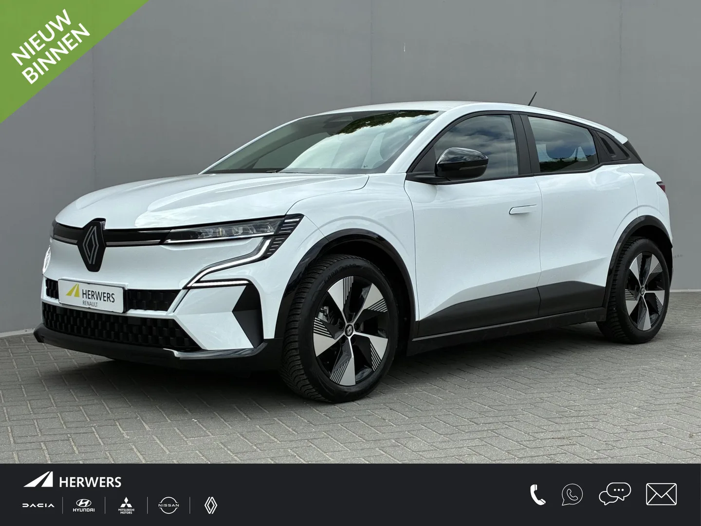Renault Mégane E-Tech (2022) — foto 1