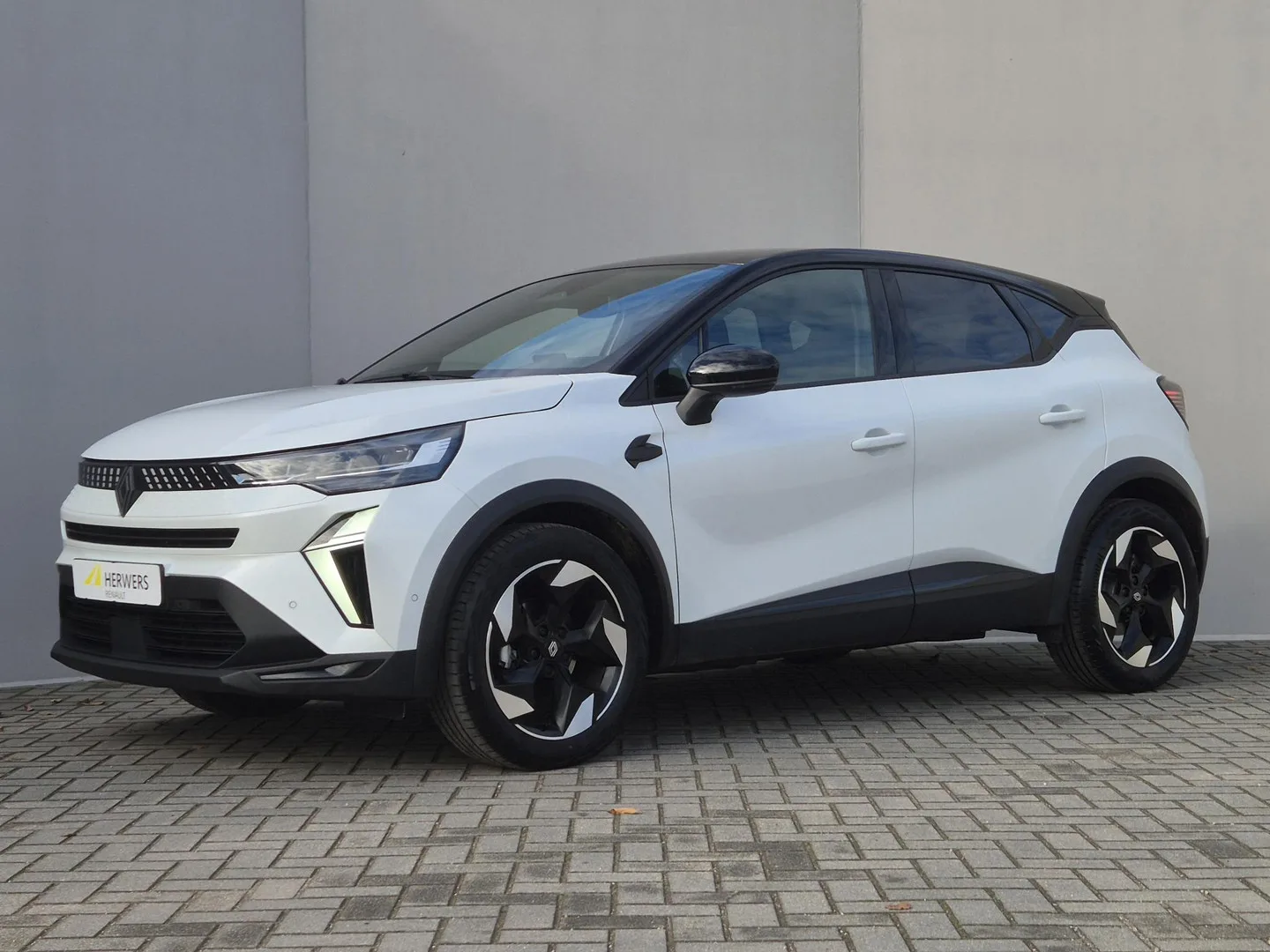 Renault Captur (2024) — foto 1