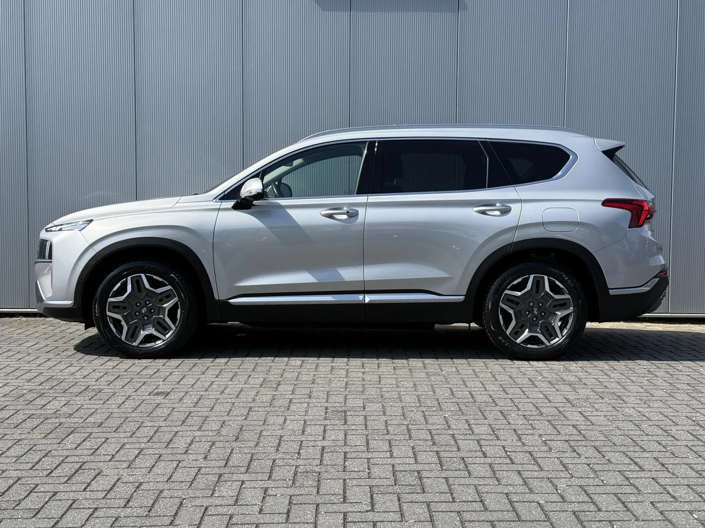 Hyundai Santa Fe (2022) — foto 1