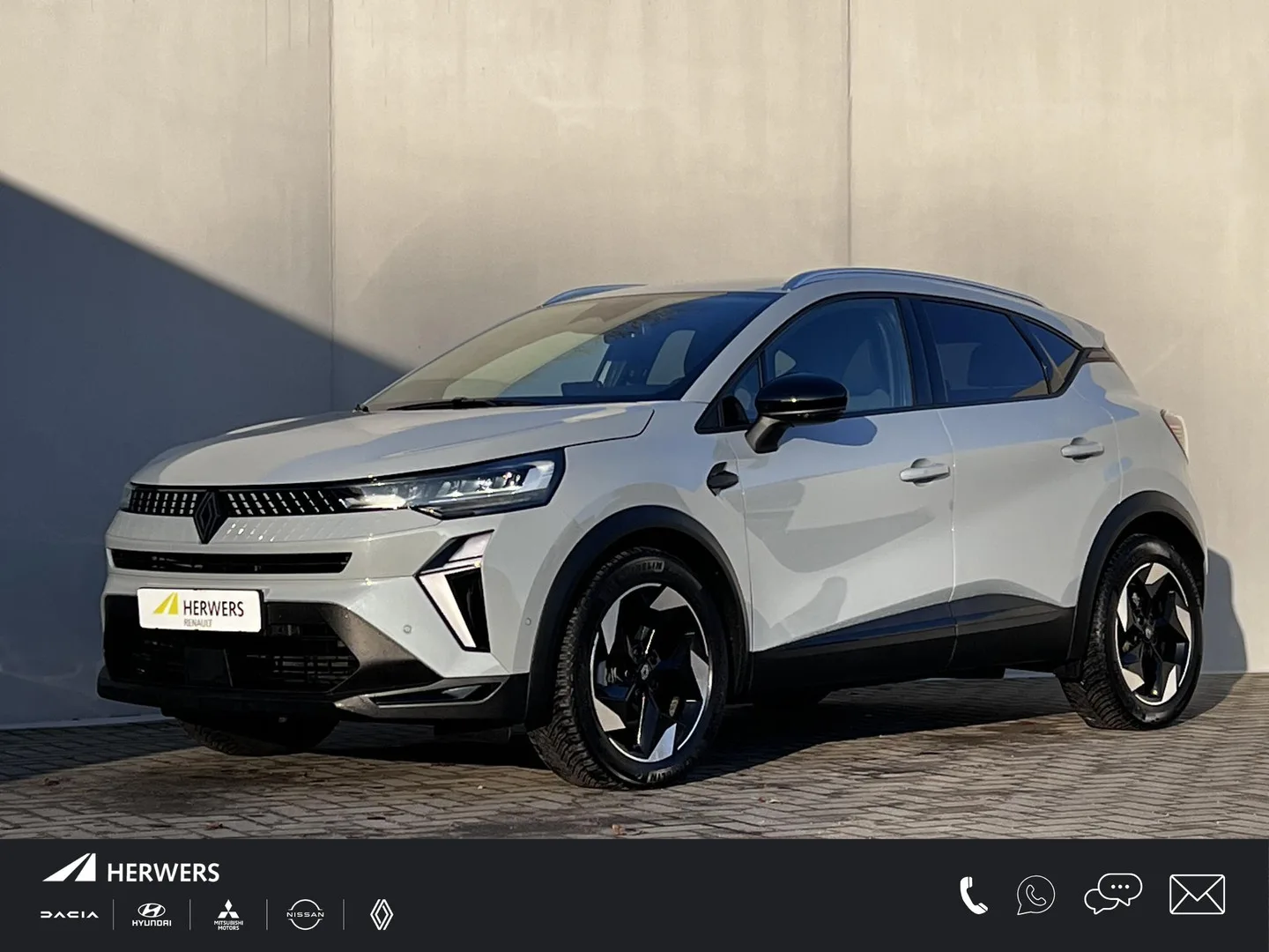 Renault Captur (2024) — foto 1