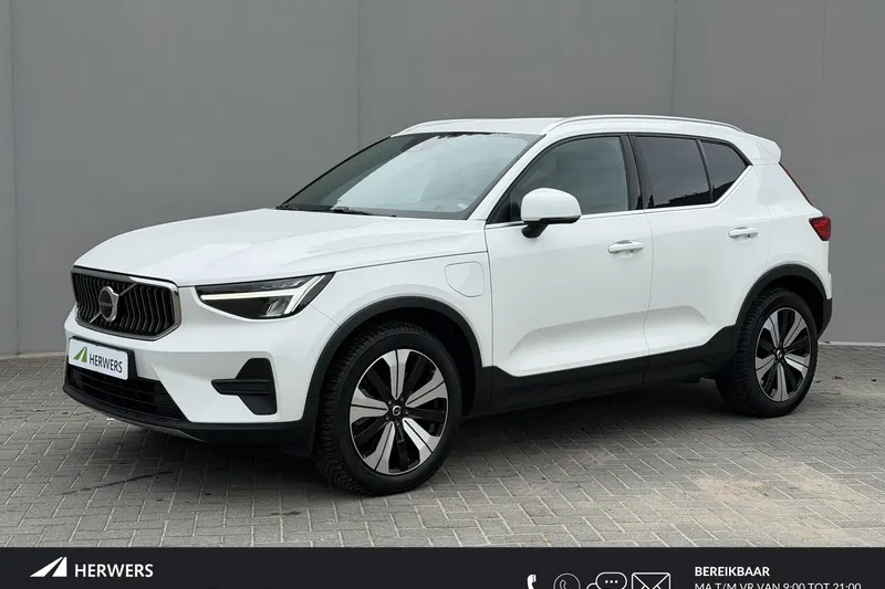 Volvo XC40 (2022)