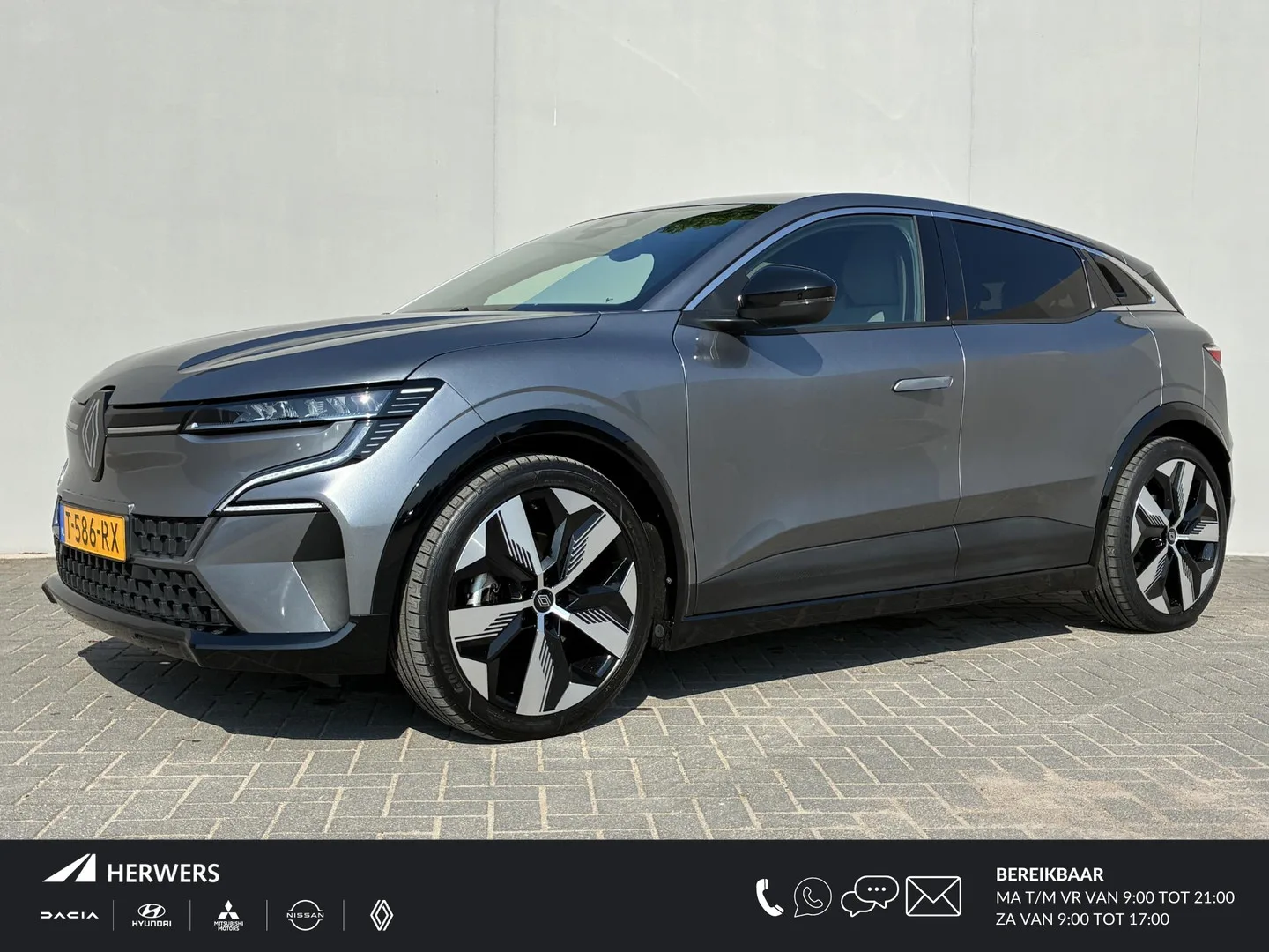 Renault Mégane E-Tech (2023) — foto 1