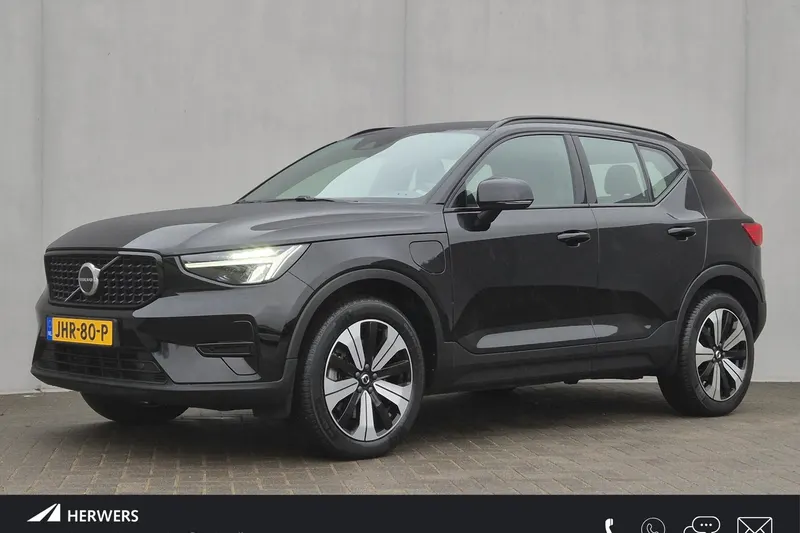 Volvo XC40 (2023)