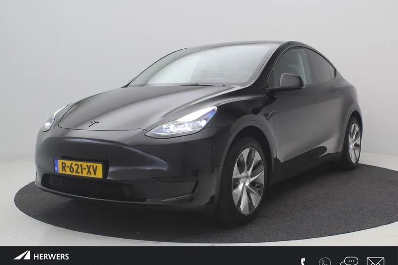 Tesla Model Y (2022)