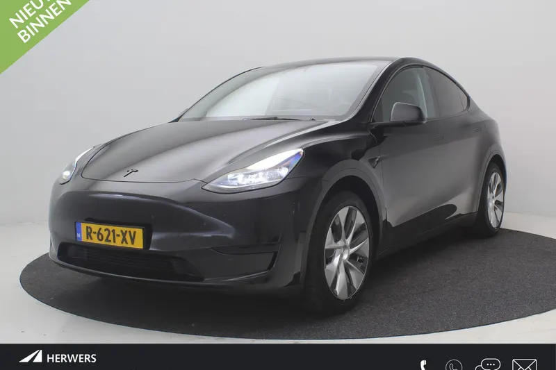 Tesla Model Y (2022)