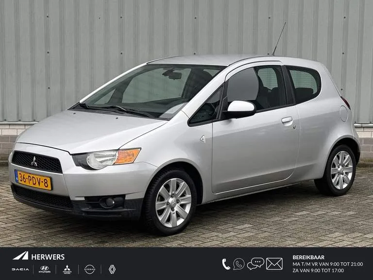 Mitsubishi Colt (2011) — foto 1